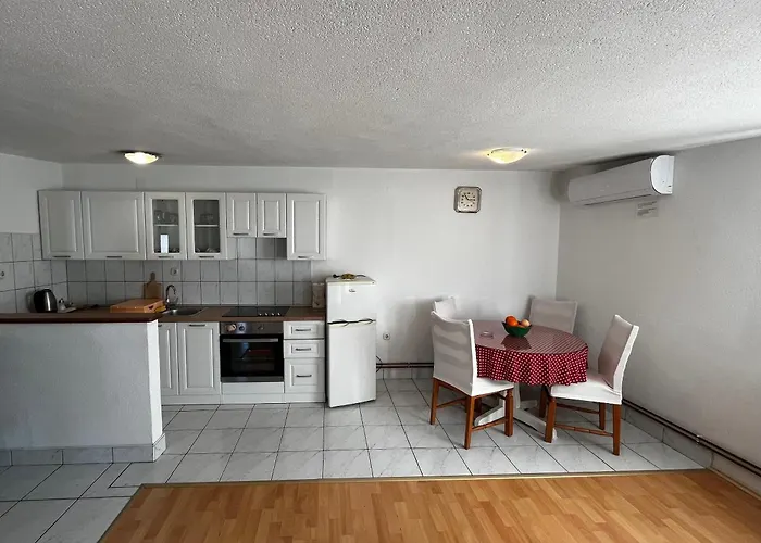 Apartment And Rooms Ruza