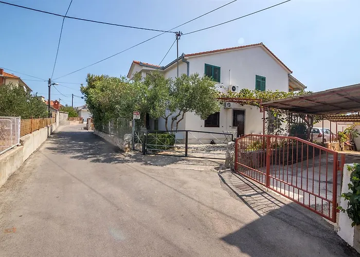 Apartment And Rooms Ruza
