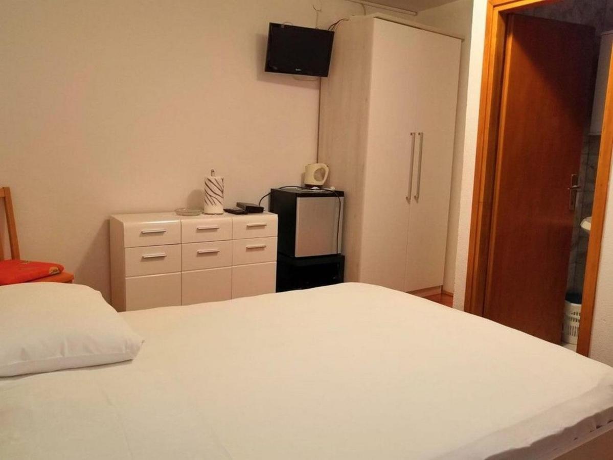 And Ruza Trogir