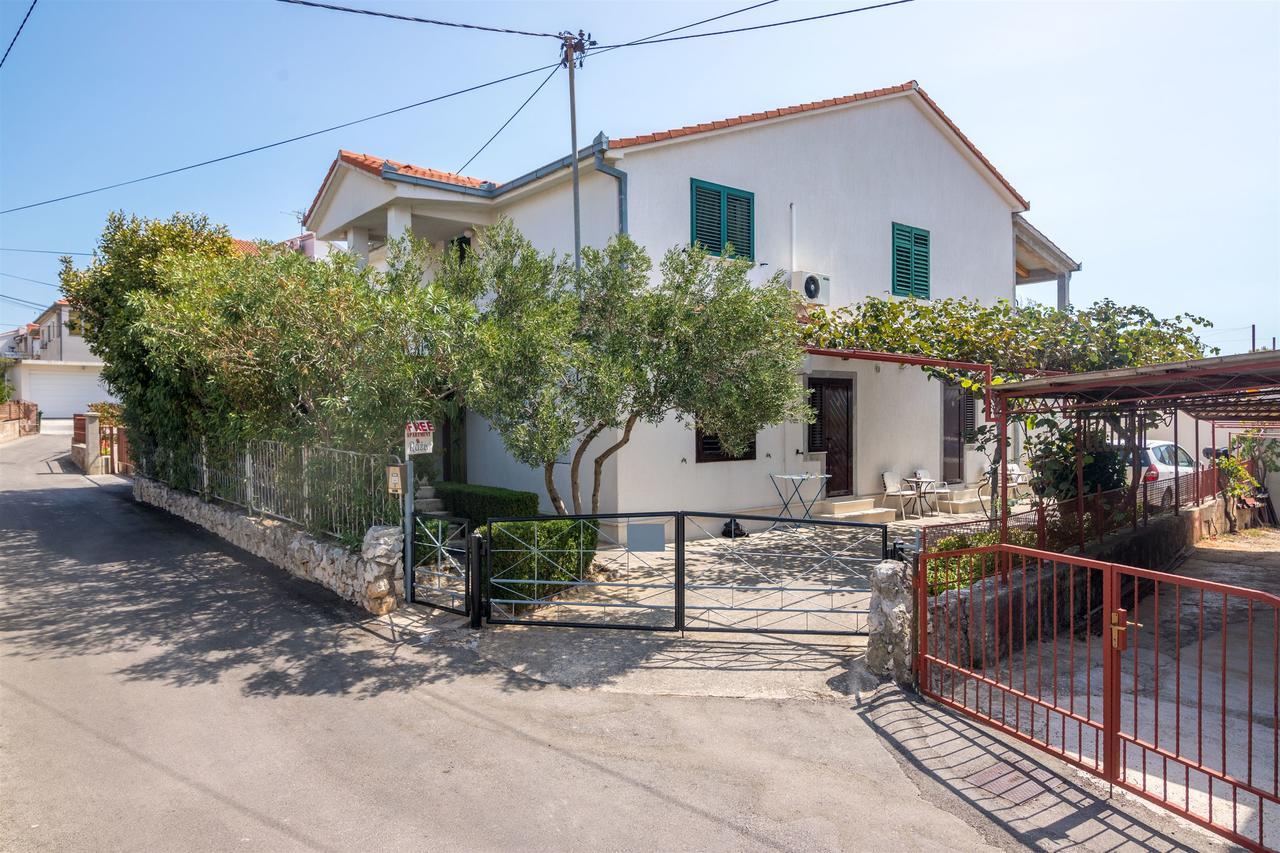 And Ruza Trogir